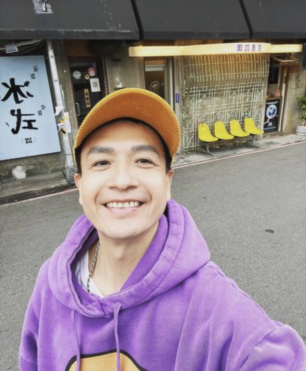 自爆有16公分!小鐘單身三年曝「喜歡A杯」 20項驚人秘密掀熱議