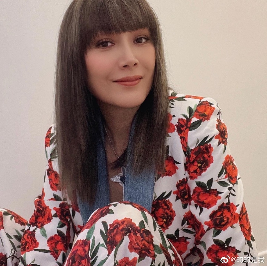 慶任達華66歲生日!愛女曬美照曝「進化史」 網讚:基因好強
