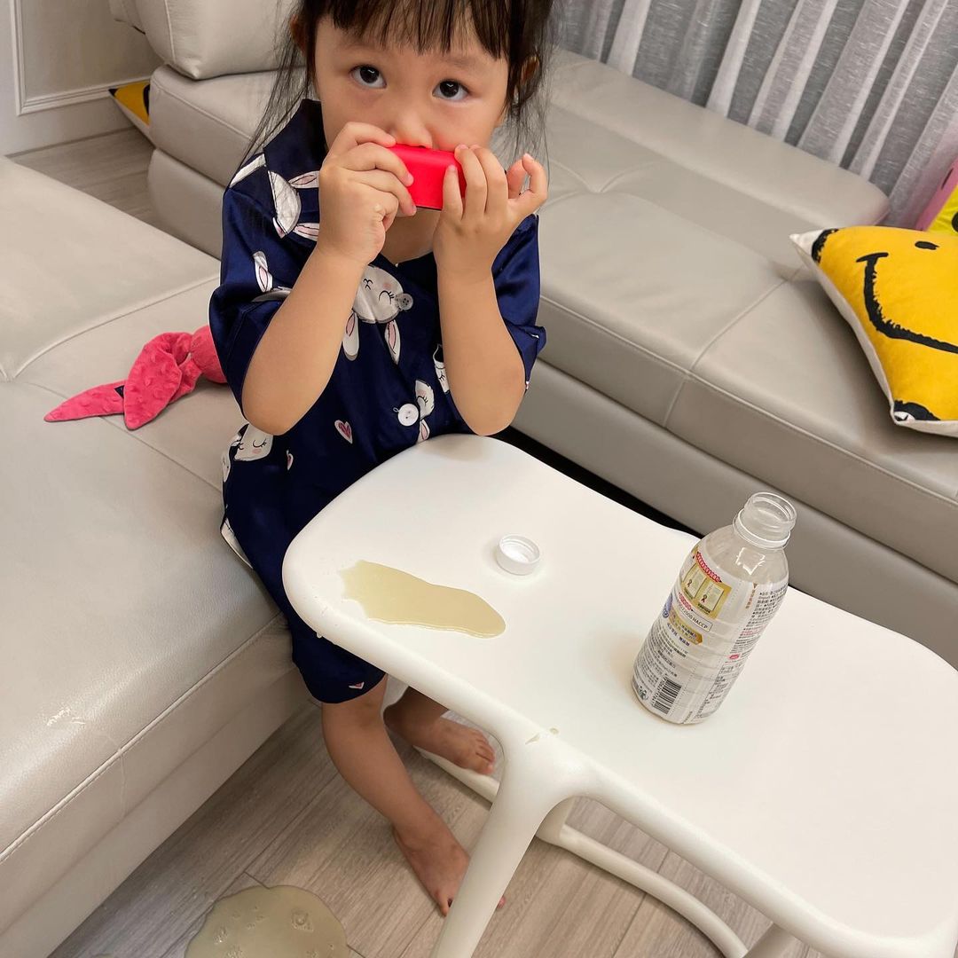 嚴立婷斷食曬「激瘦全身照」!自拍畫面曝光:瘦成一道閃電