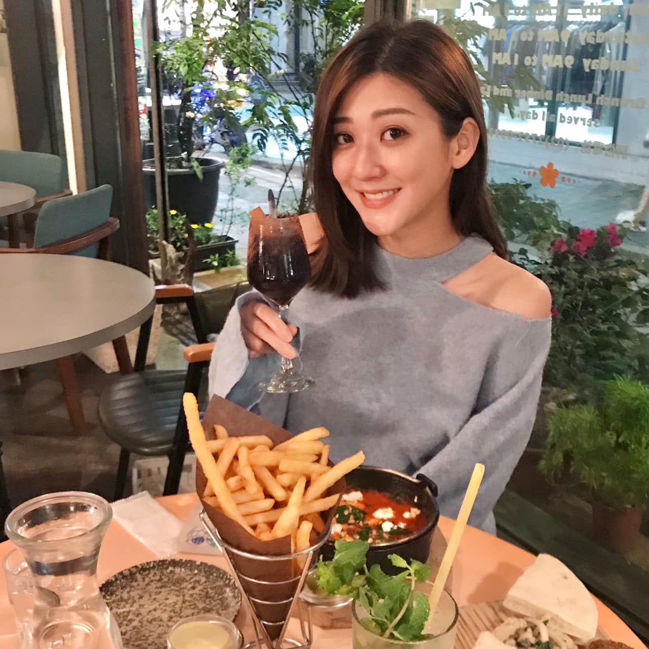 女神林逸欣閃婚! 曬甜美婚紗照「一起慢慢變老」 一片白光閃瞎網友!