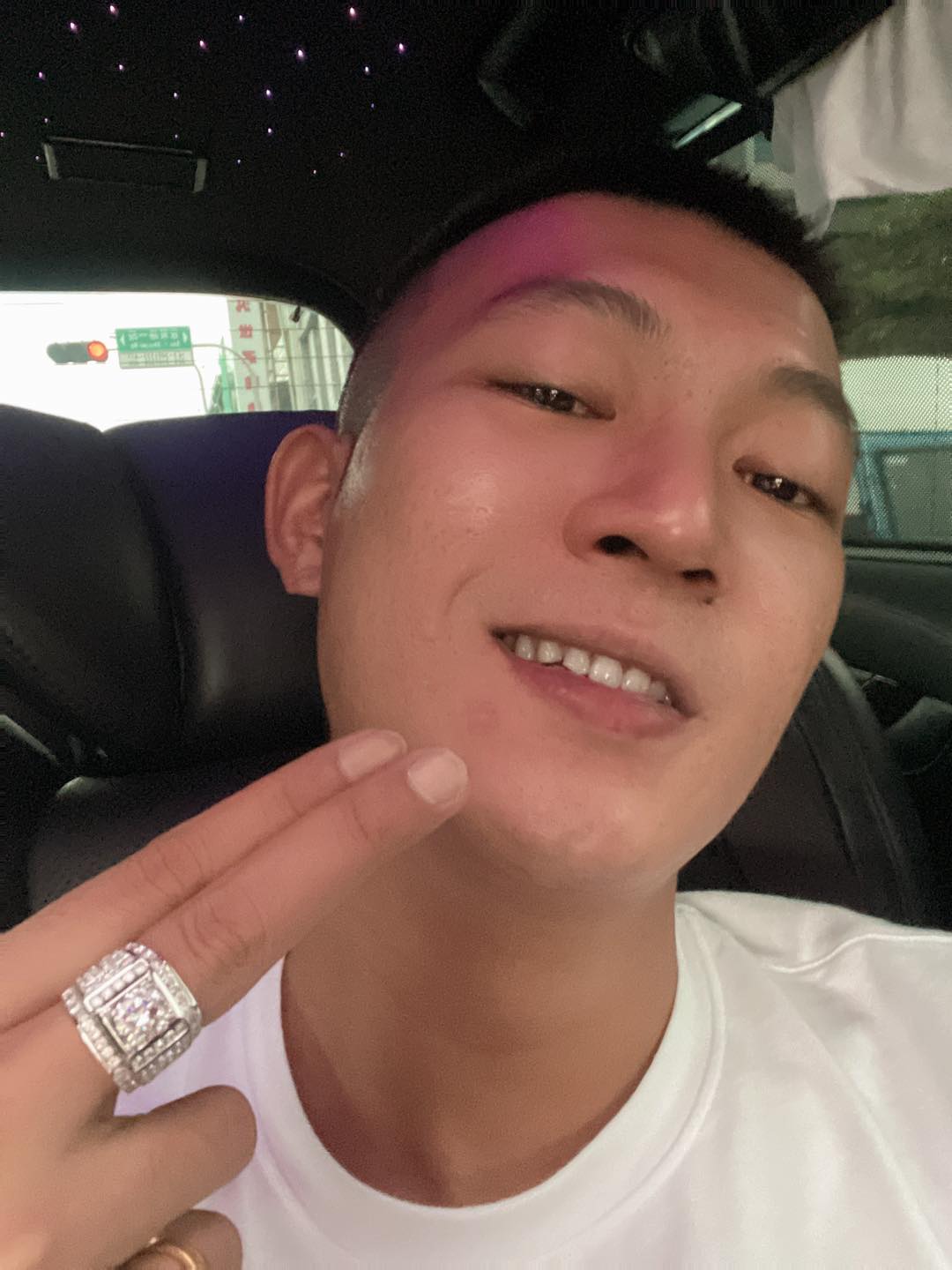 鳳梨撞臉男星Gino?曬「對比圖」遭笑:歐爸換成歐豆桑帶賽