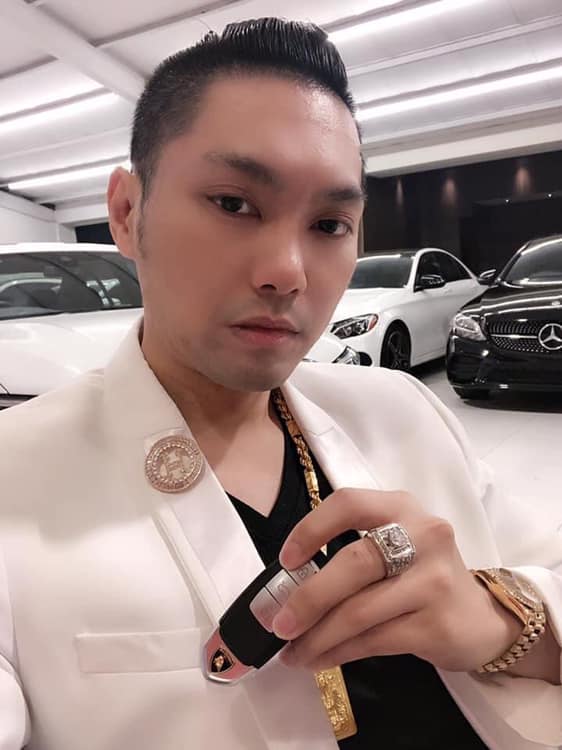 謝薇安叔叔「超狂背景遭起底」！網看合照嚇翻：難怪不怕連千毅