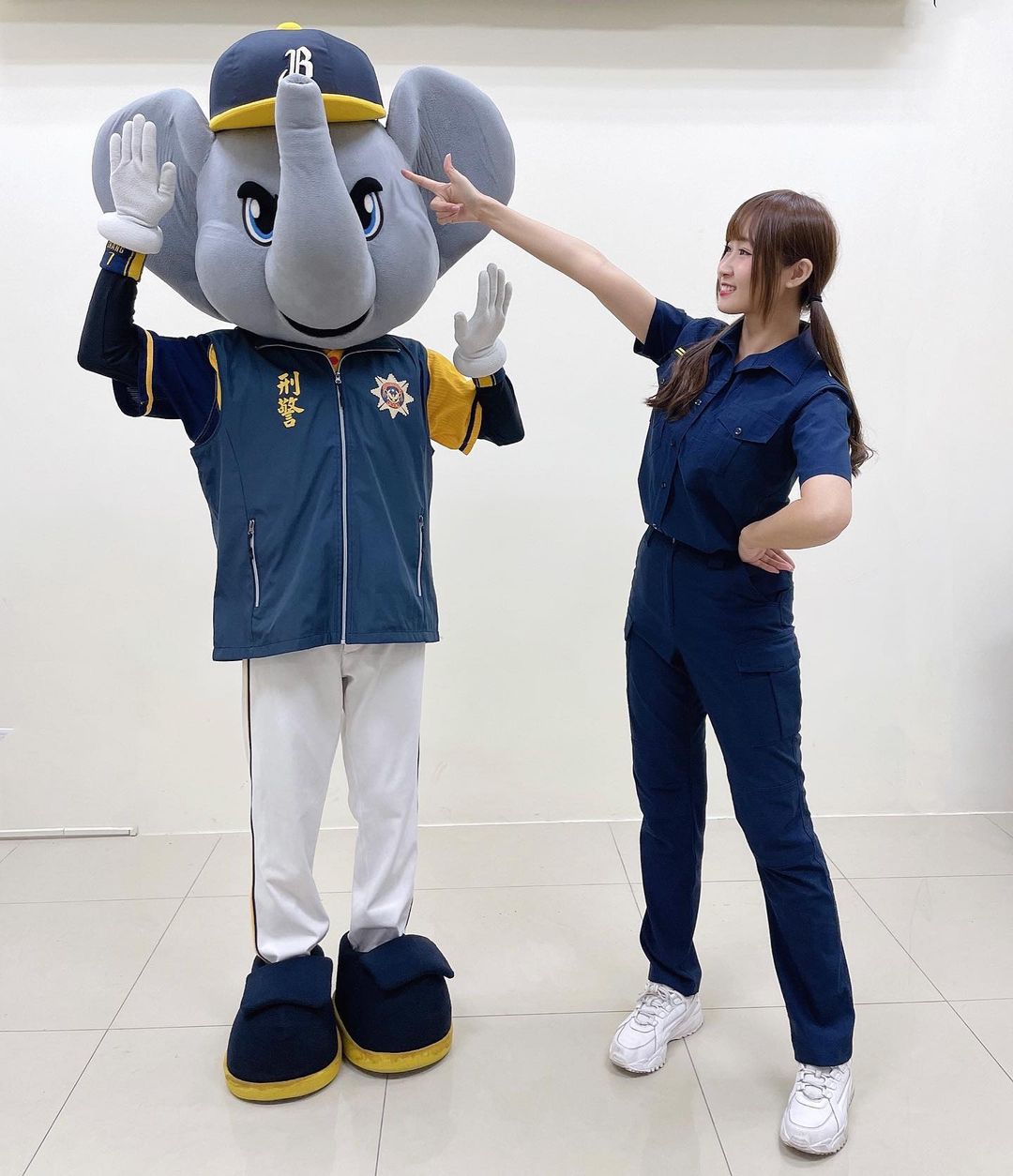 被捷運惡狼偷拍底褲!啦啦女神希希、短今「當場抓噁狼」:告到底
