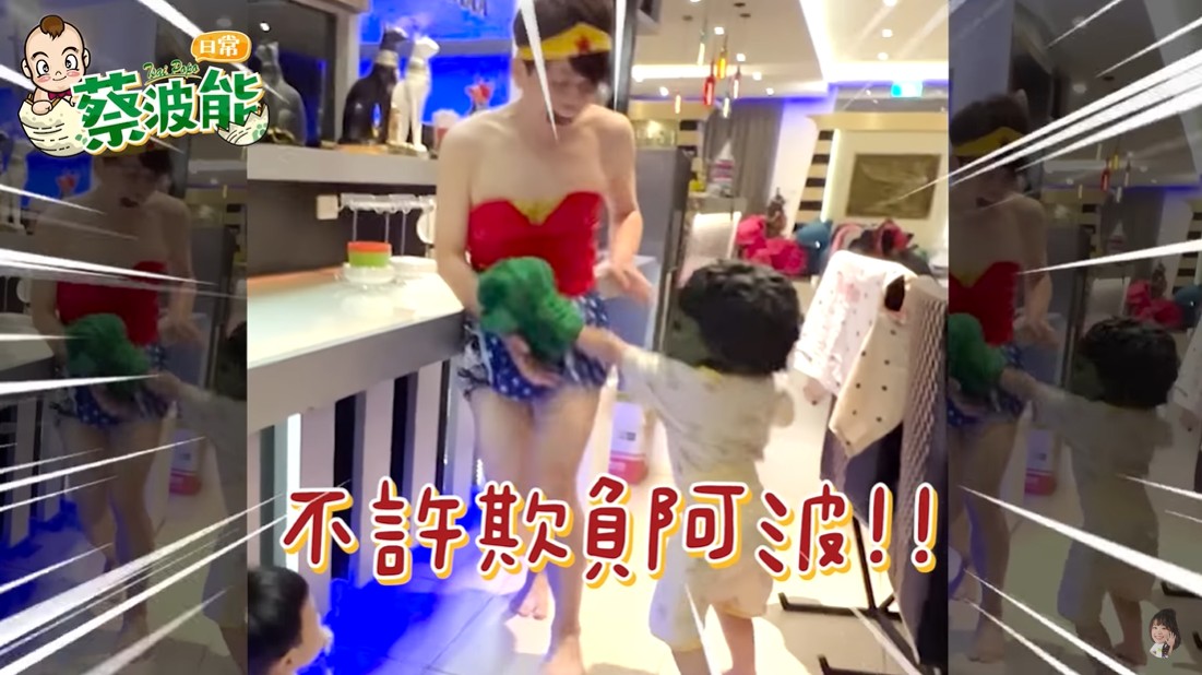 蔡阿嘎怪扮火辣女裝炸腿肌!蔡桃貴「原地崩潰大哭」:不可以!爸爸脫掉!