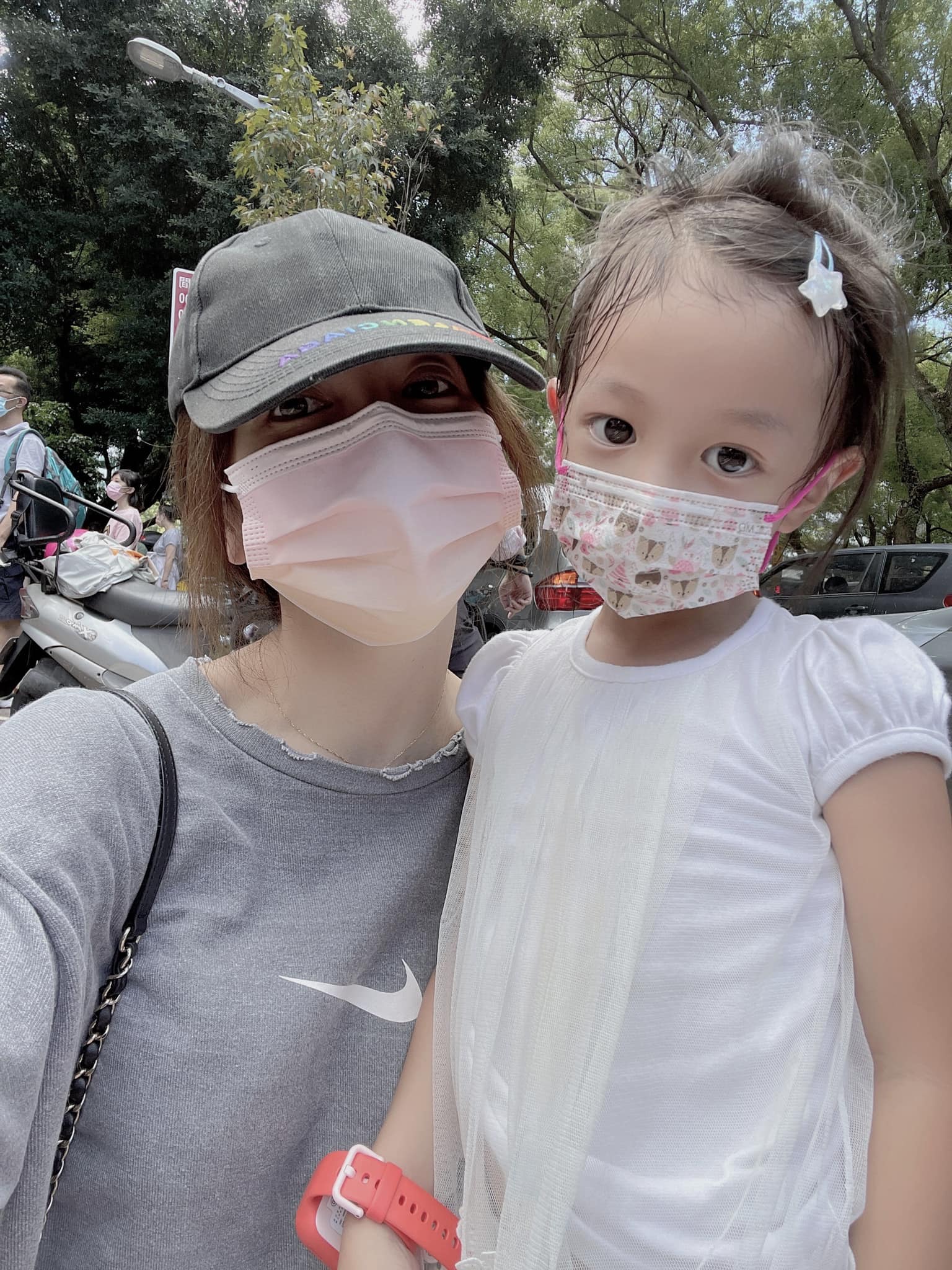 開學忙翻天!阿翔老婆接3娃「1天跑6趟」嘆:這場硬仗超難打