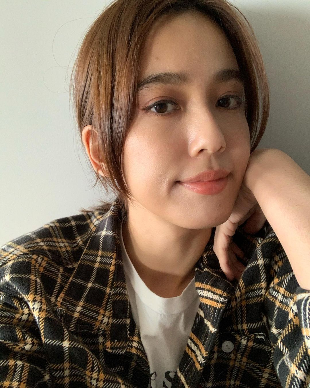 陳庭妮受困電梯 ！ 手機竟僅「剩10％」 驚險逃脫