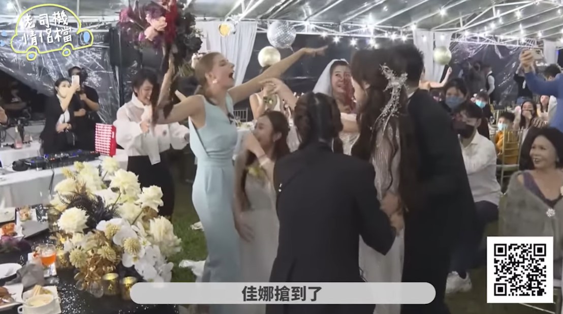 穩交1年要結婚了?祖雄「憑空變出戒指」套牢佳娜 她害羞點頭:我說Yes