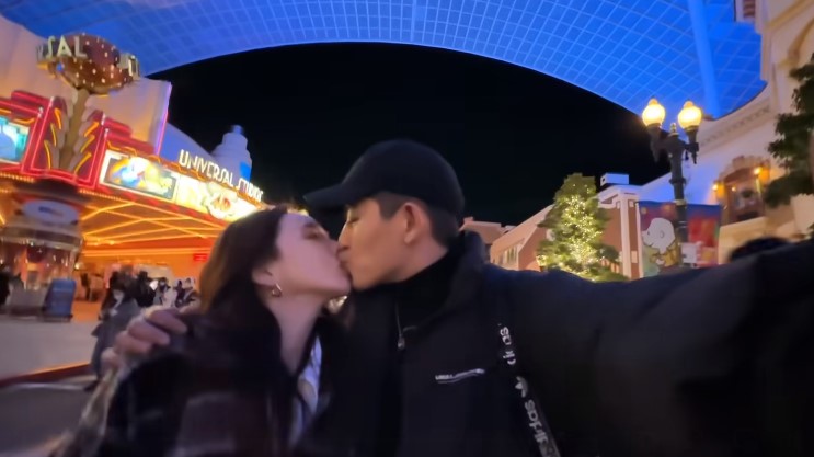 亮到無法直視!敖犬「首度同框空姐女友」放閃影片全紀錄 羞喊:第一次這樣