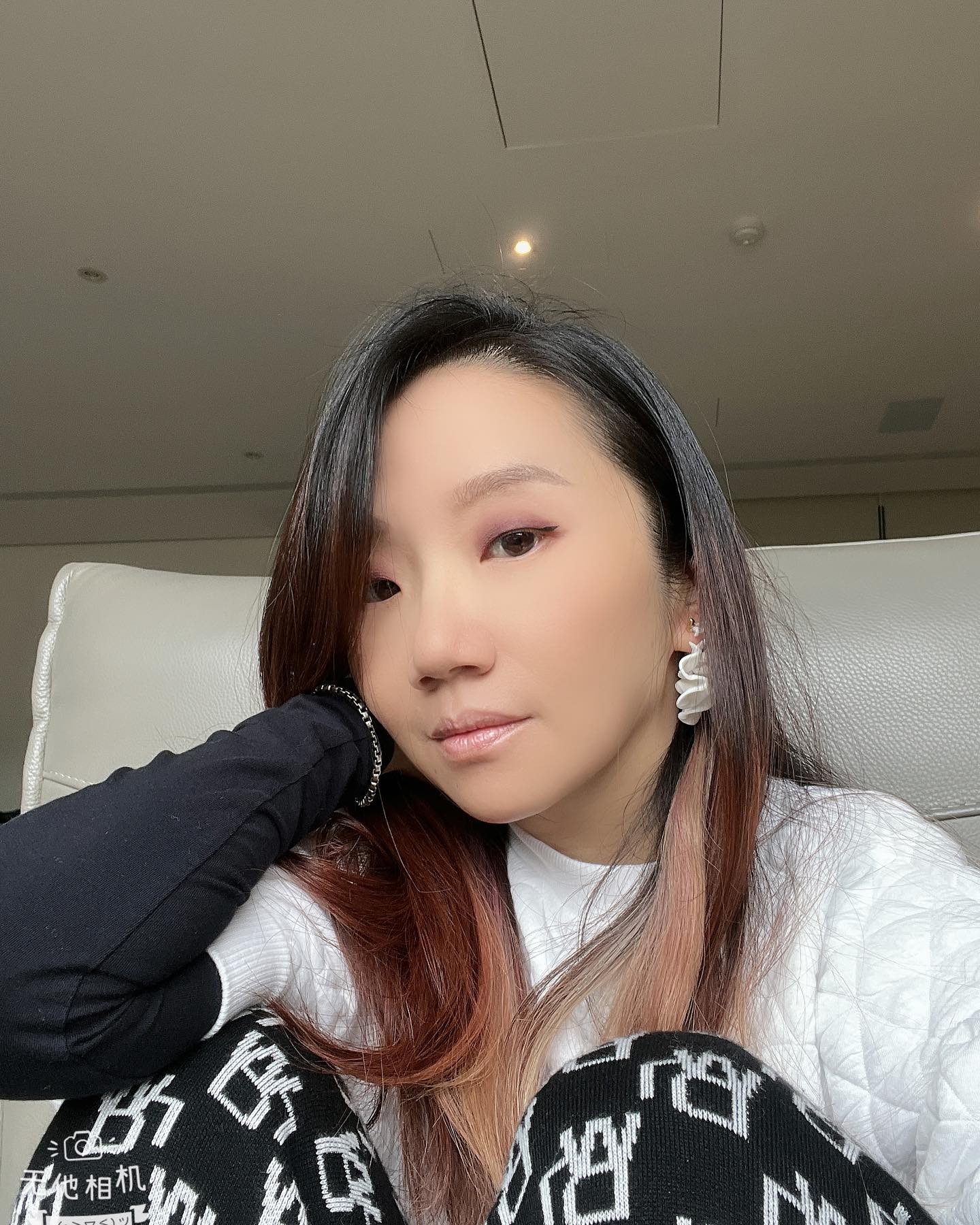 心疼小甜甜!陶晶瑩直播激動開噴「有人在叫救命聽不到嗎」:很多人都是幫凶