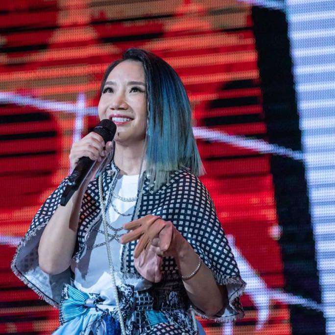 心疼小甜甜!陶晶瑩直播激動開噴「有人在叫救命聽不到嗎」:很多人都是幫凶