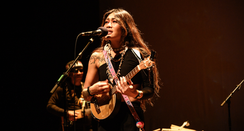 小島大歌〈海洋的哀悼〉MV上線！呼籲世人「關注海洋生態危機」：彩色珊瑚礁已不復見