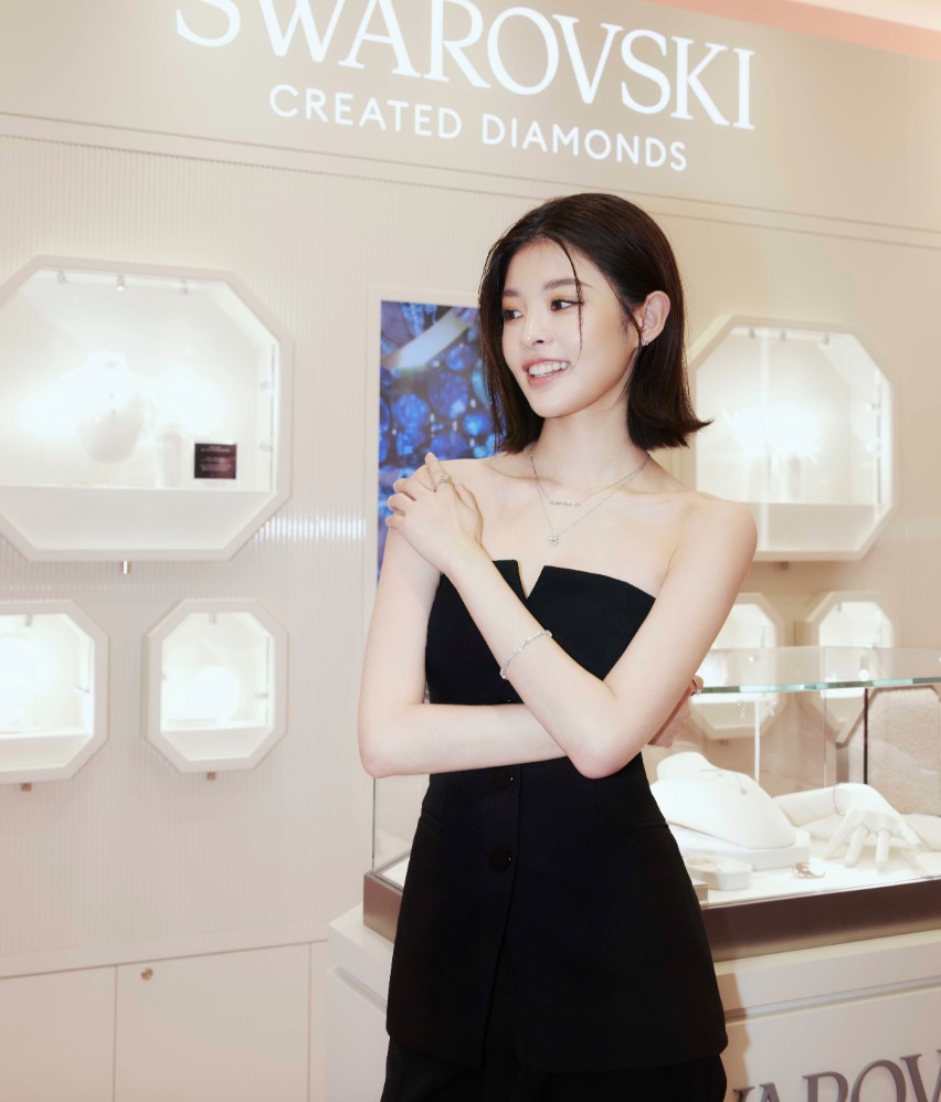 SWAROVSKI新光三越中港店 以嶄新形象璀璨呈現高級珠寶