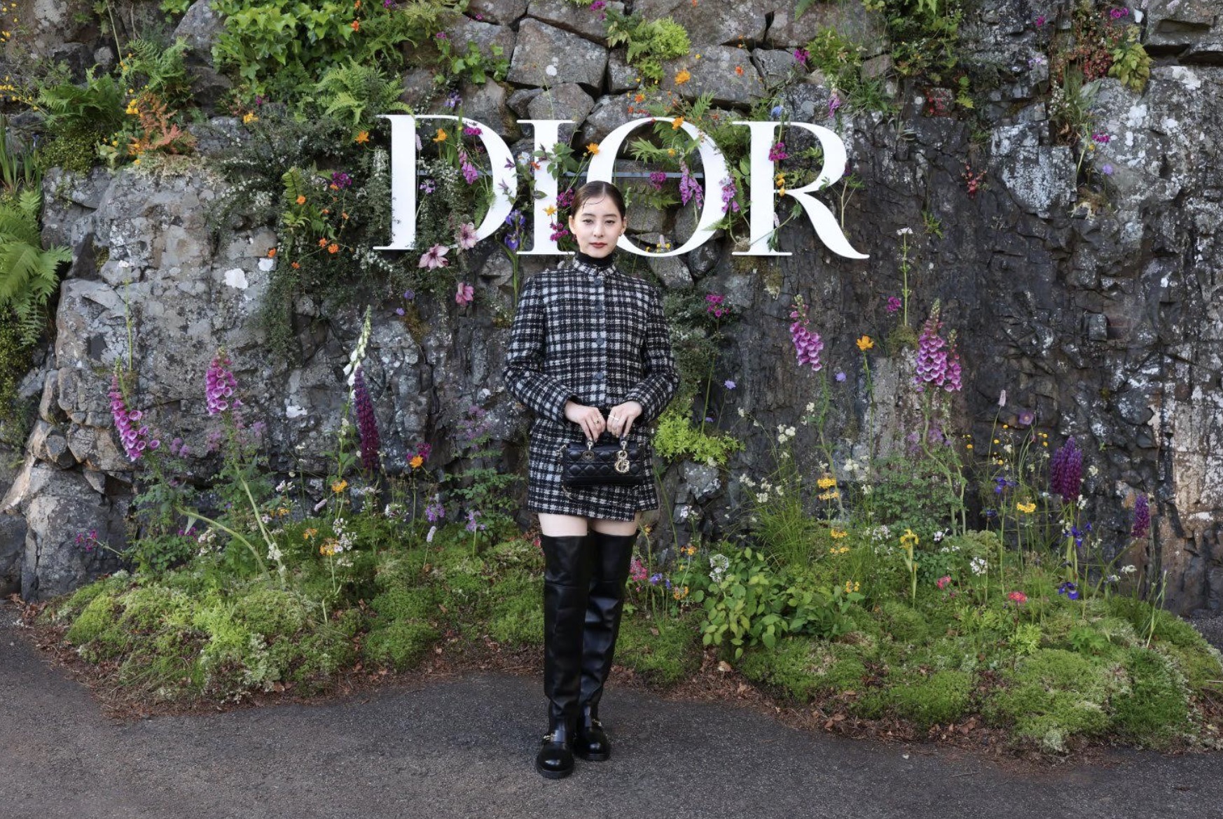 Dior2025早春度假系列向旅行之美致敬 延續Dior與蘇格蘭之間建立的強大聯結