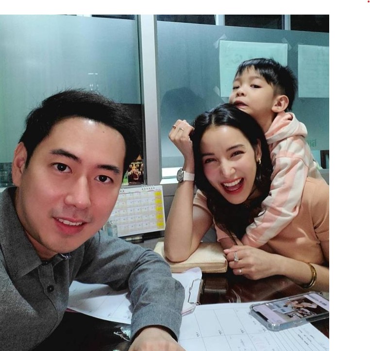 比八點檔還扯!泰女星揭超悲慘身世 叫了20多年哥哥竟是「親爸爸」