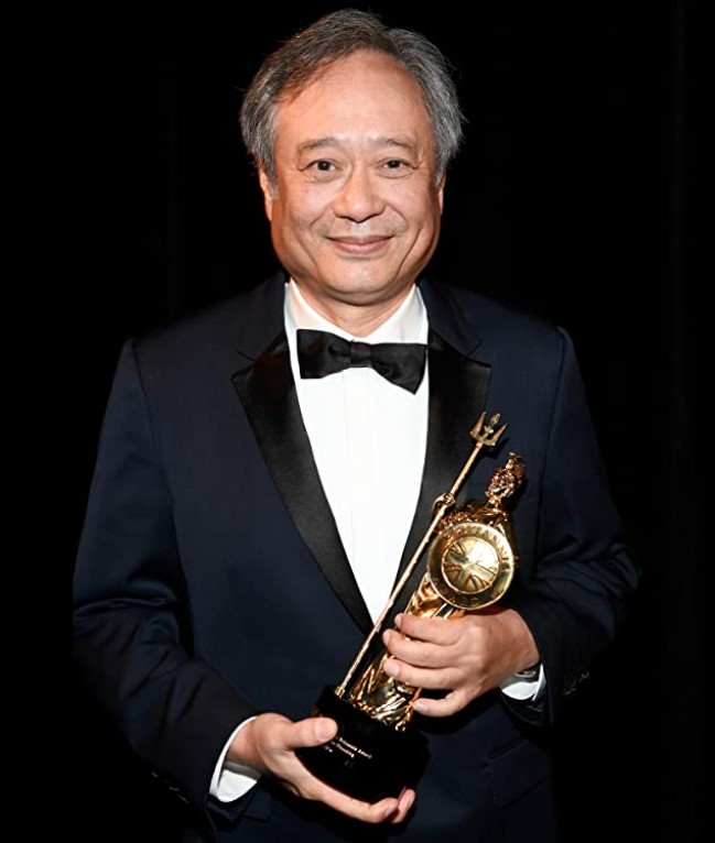 再寫歷史!李安獲頒「終身成就獎」 心繫花蓮向受難者致哀:大家保重!