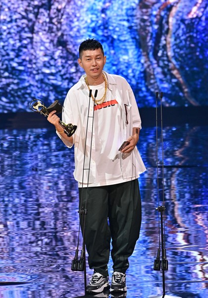 金曲32/才剛拿歌王又奪獎!蛋堡獲「最佳華語專輯」:對不起我只是運氣好