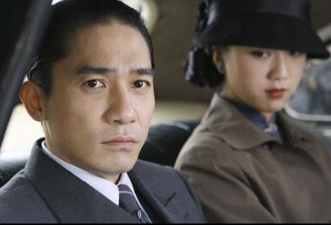 《尚氣》文武太帥!盤點梁朝偉五部「反派角色」 用眼神演戲越壞越迷人