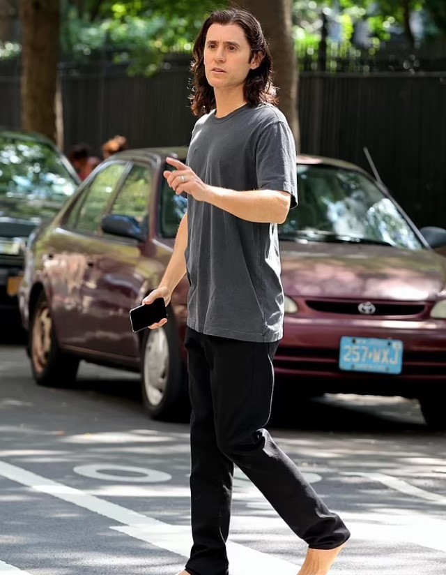 這對夫妻太扯!安海瑟薇「絕美片場照」曝光 Jared Leto看不出快50歲