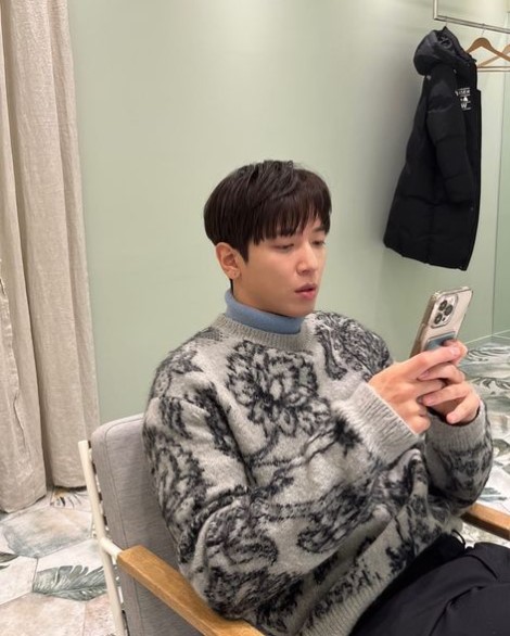 男神曝光私下生活!CNBLUE鄭容和開YT頻道 拍攝剪接一手包辦