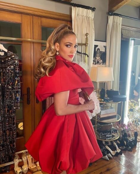 50歲長這樣?「JLo」脫光秀完美曲線 網驚:毫無贅肉超性感