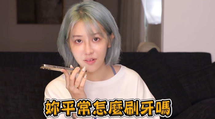 轉行陪玩?美麗妄娜「為萬元業績被整」 網竟大歪樓:素顏好正!