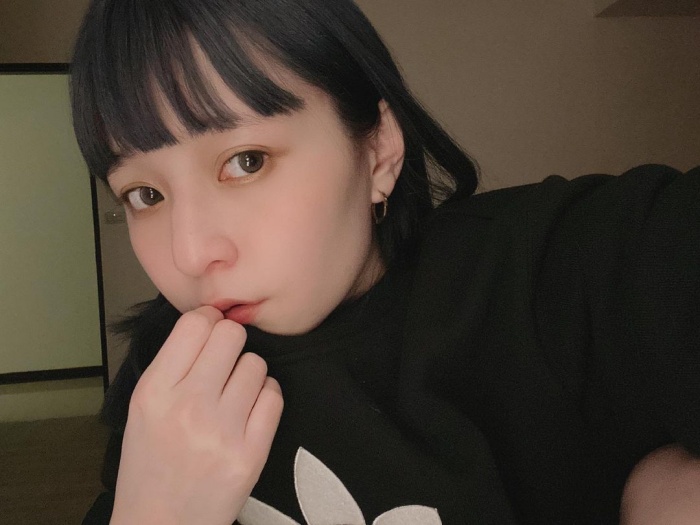 自爆酒精流氓起源「Makiyo」?本本上脫口秀又遭人闖入:欠錢還錢!