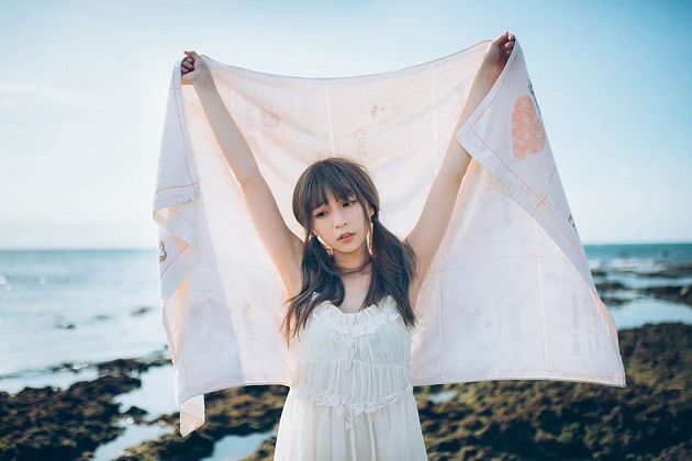 網紅「愛的初體驗」爆料!本本「樓梯間主動獻吻」:只交往3天