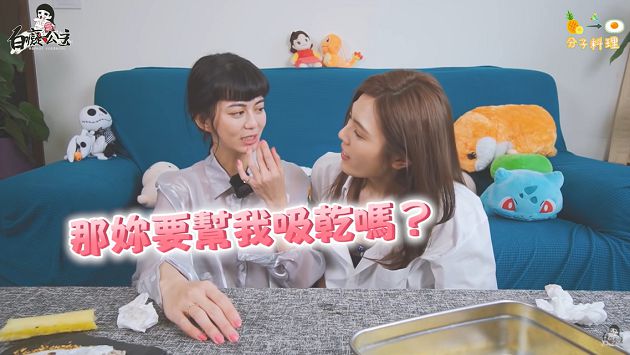激烈女女吻畫面流出!白癡公主嘴貼理科太太 網:以為在一起