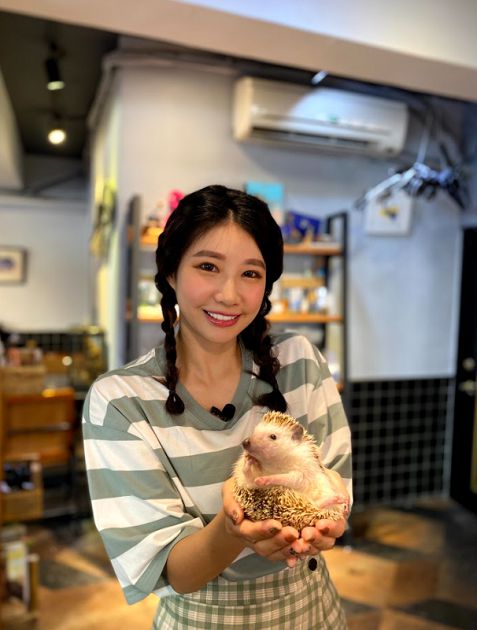 天竺鼠一天便便上百顆!林進曝「親子動物餐廳」 變色龍進食畫面超驚人