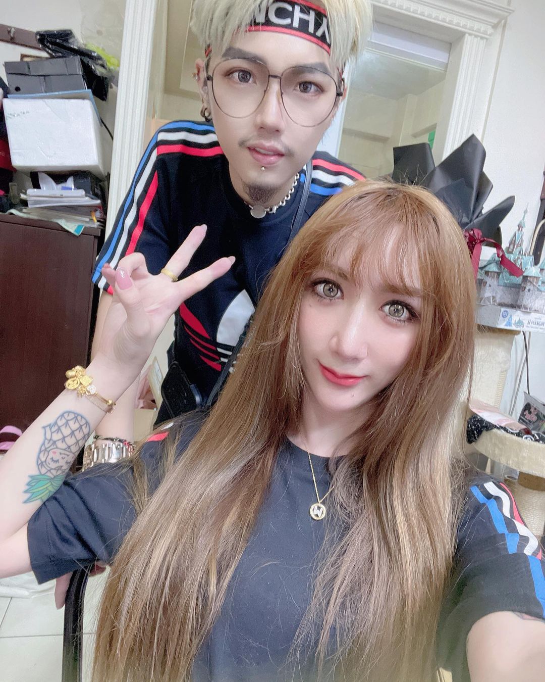 一刀剪下去!罔腰「超逆齡短瀏海」新造型曝光 網嗨:好像日本妹