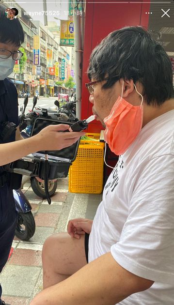 國動遭撞飛!「機車卡貨車下」驚險畫面流出 捧大女乃曝傷勢:毀了