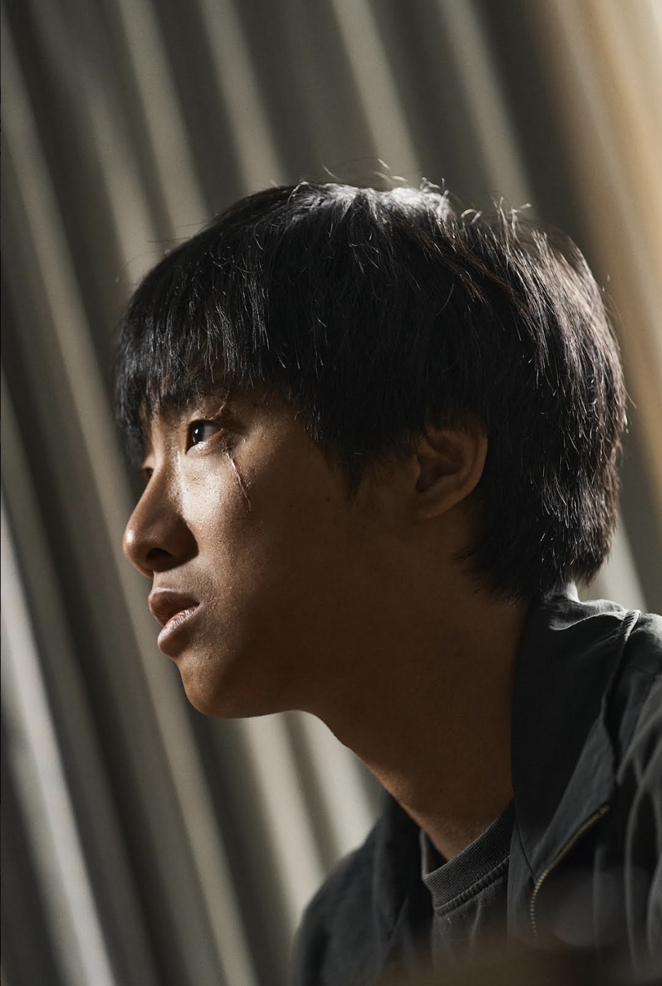 正式入選坎城影展!現場歡聲鼓掌長達4分鐘震撼千人 宋仲基首度自製自演《禍亂:地下秩序》喜當新手爸家庭事業兩得意!