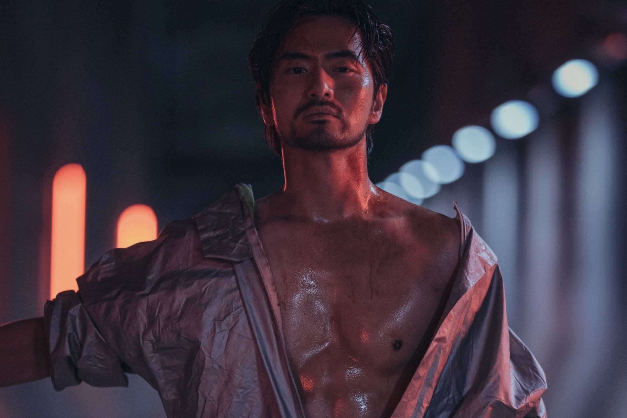 《Sweet Home》第2季角色海報與劇照釋出!宋江與怪物不斷拉扯 李陣郁裸肌展現變異慾望