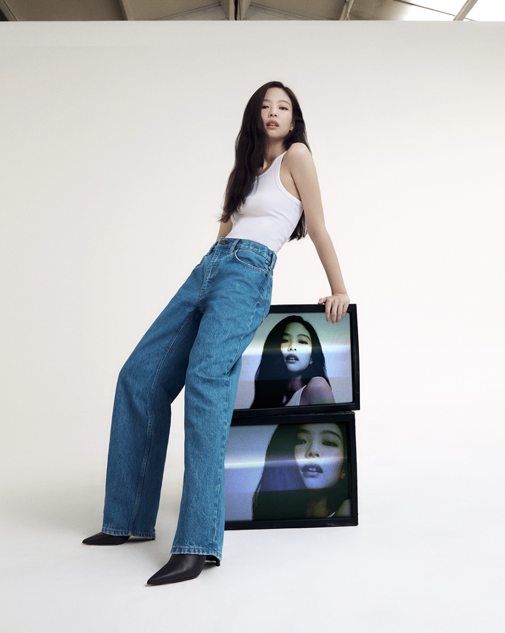 Calvin Klein攜手JENNIE推出全新形象廣告 展現春日丹寧魅力