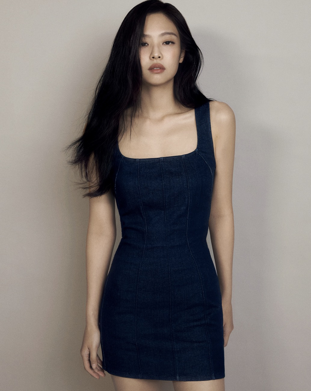 Calvin Klein攜手JENNIE推出全新形象廣告 展現春日丹寧魅力