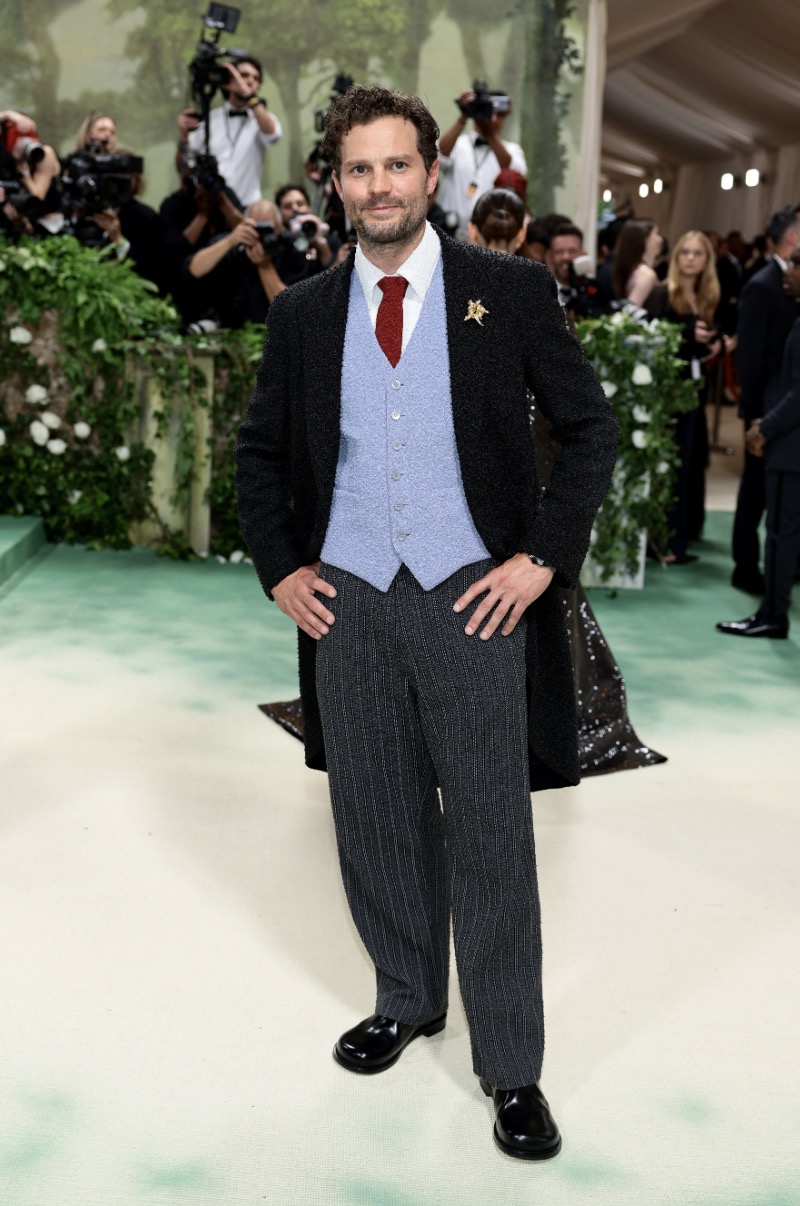眾多名人身穿 LOEWE 訂製服裝出席慈善晚宴(Met Gala)