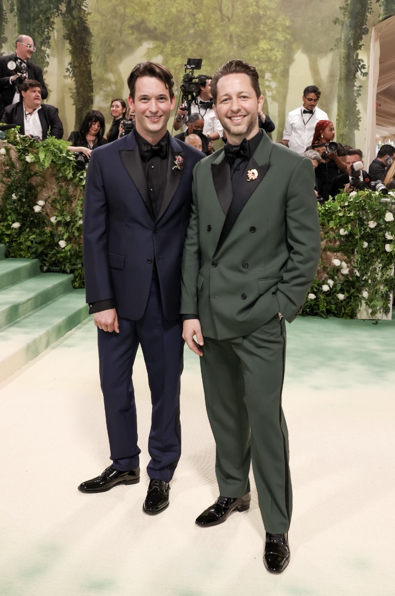 眾多名人身穿 LOEWE 訂製服裝出席慈善晚宴(Met Gala)