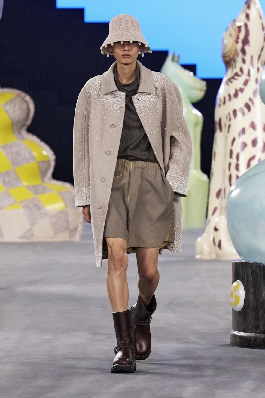 DIOR 2025夏季男裝發表會:將陶瓷雕塑融入設計致敬陶藝家Hylton Nel