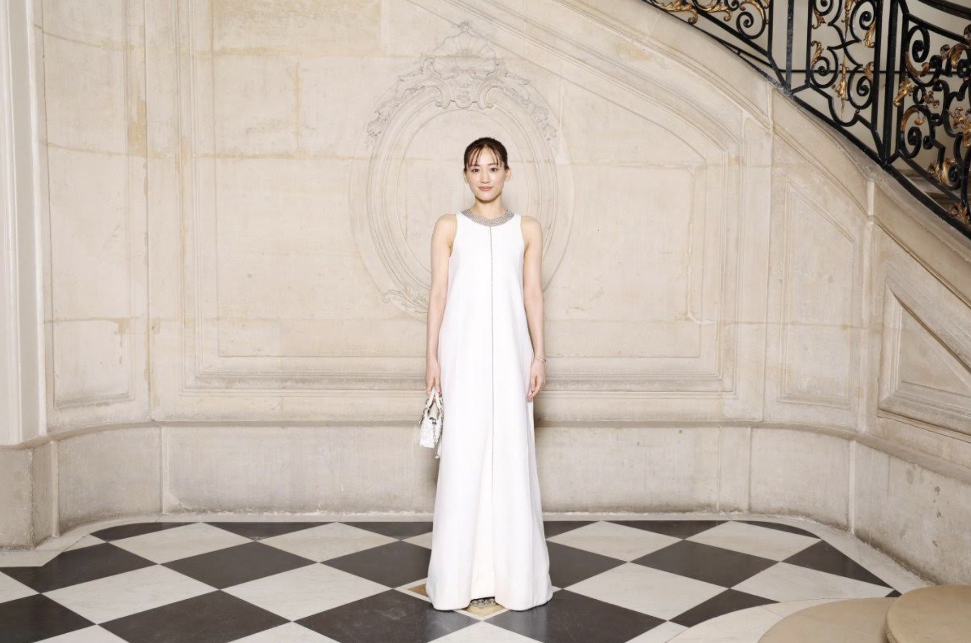 DIOR 2024-2025 秋冬高級訂製服系列:透過女性身體之政治價值串聯高級訂製服和運動服飾