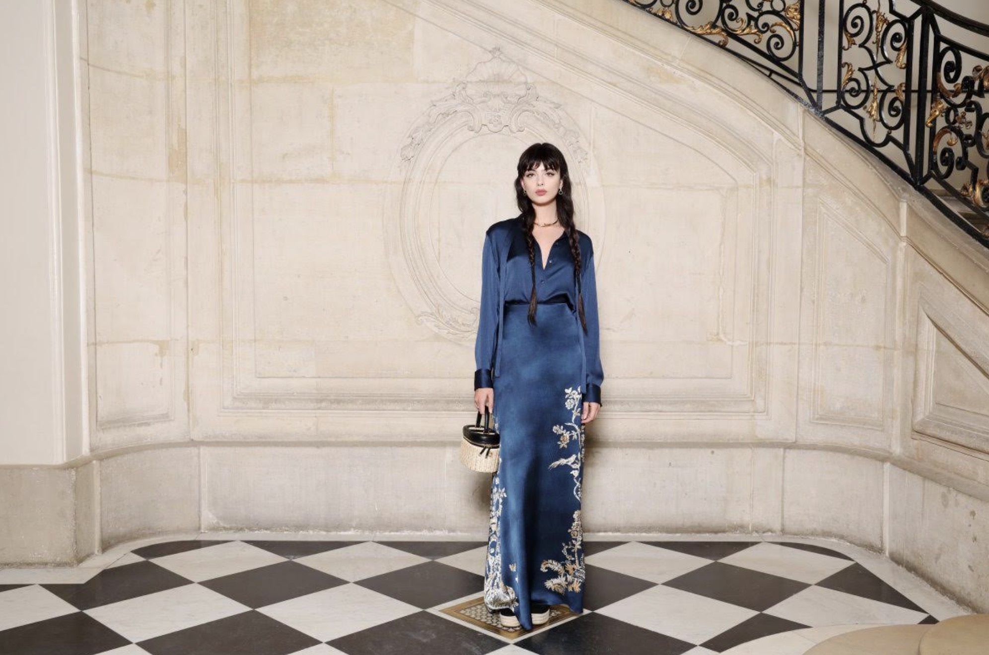 DIOR 2024-2025 秋冬高級訂製服系列:透過女性身體之政治價值串聯高級訂製服和運動服飾