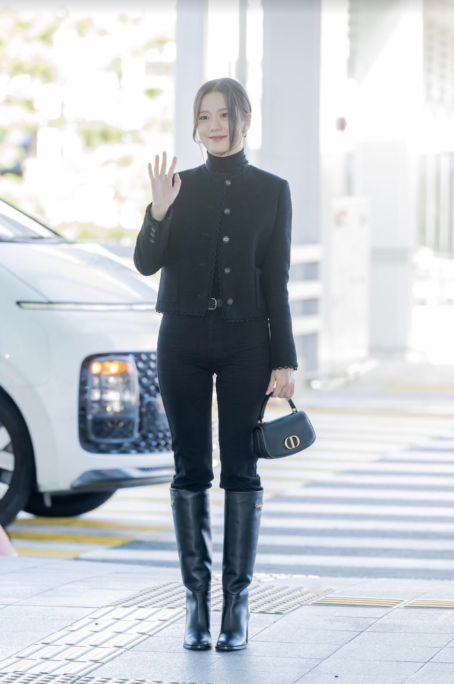 JISOO、南柱赫、APO機場時尚出爐!Dior 2025春夏女裝系列發表會今晚登場