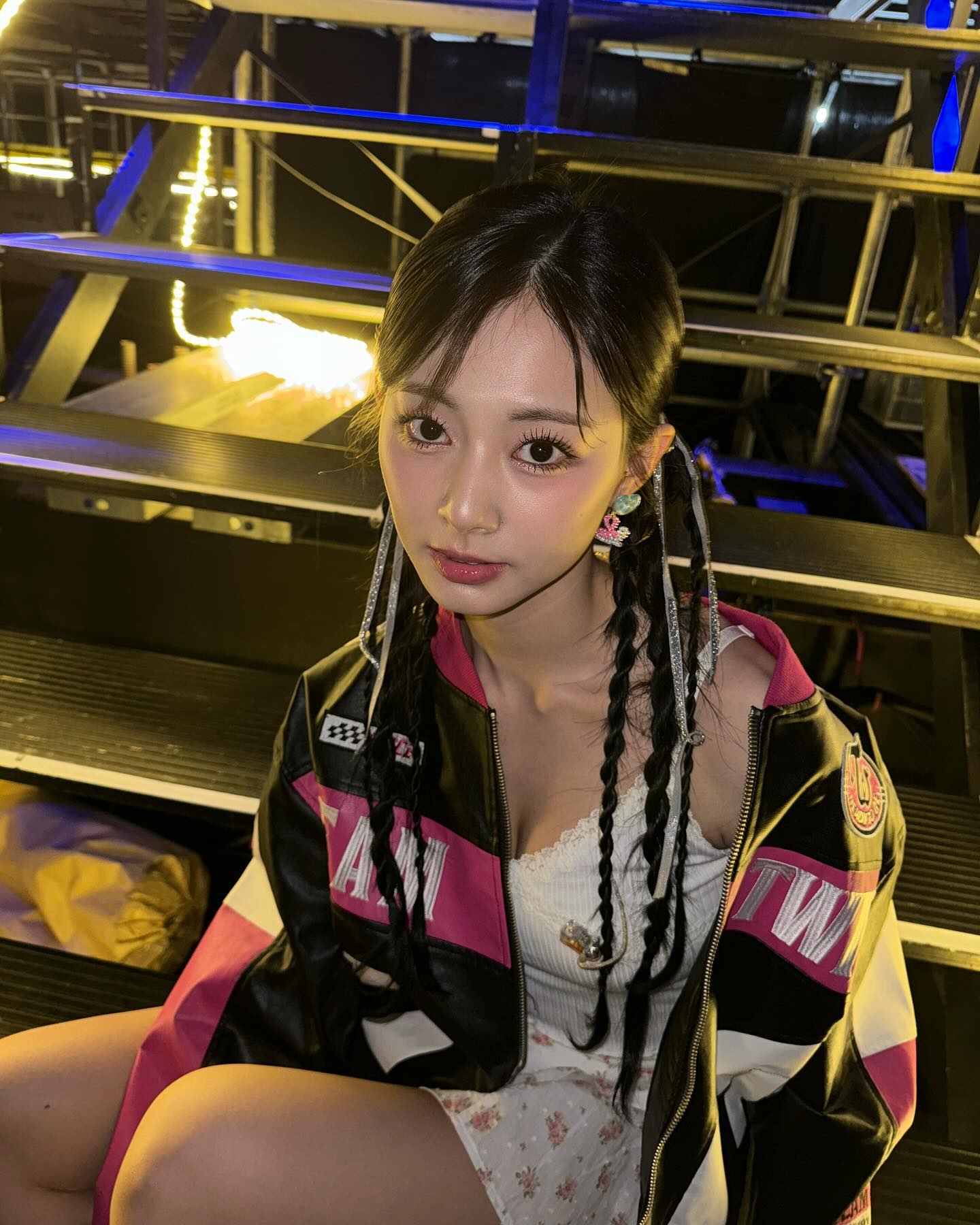 周子瑜激曬邪惡視角!扮古裝彈古箏「絕頂美貌外洩」網驚:掌鏡人是陶晶瑩