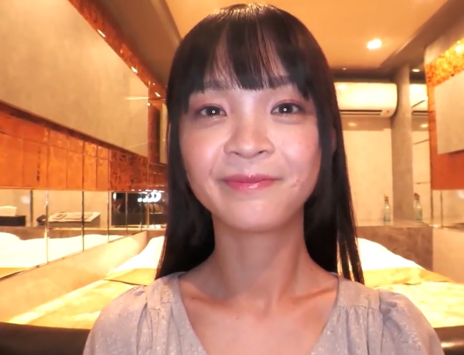 F級女優強勢出道!絕頂封面曝光網揭她「真實長相」驚動千萬人:根本是詐欺