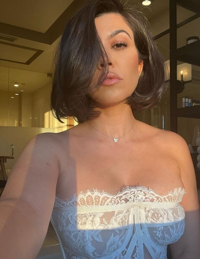 Kourtney Kardashian與Travis Bar