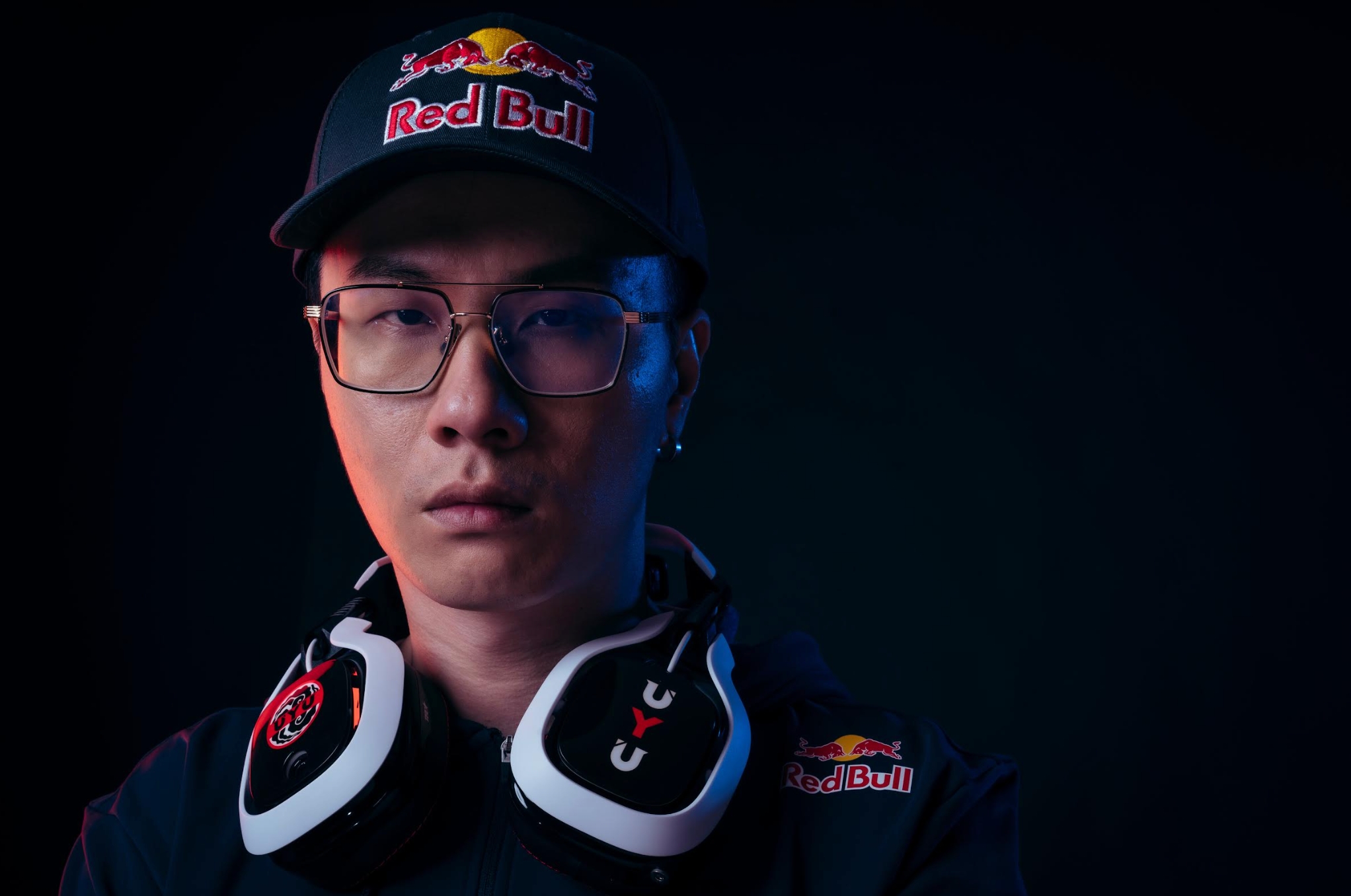 台灣第一人! Red Bull電競選手石油王奪下EVO Japan冠軍