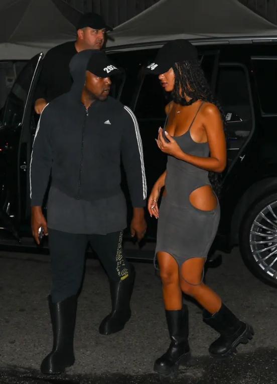 Kanye West新女友身分曝光!他主動出擊狂讚「24歲巴西辣模」對方曝:11月回鄉見家長