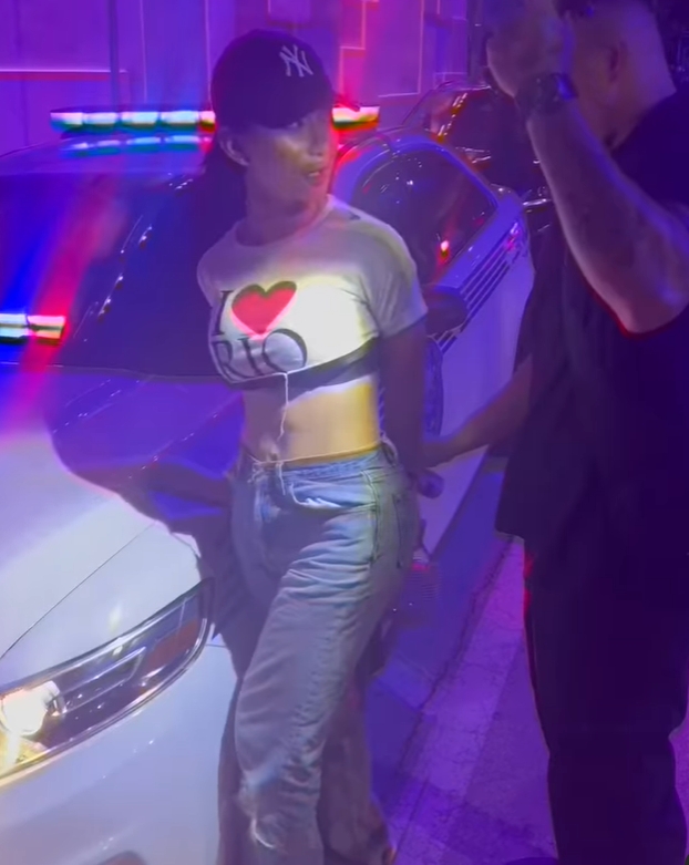 大鬧酒店再襲警!擁粉千萬「跨性別網紅」遭關男子牢房 經紀人崩潰:身陷危險之中