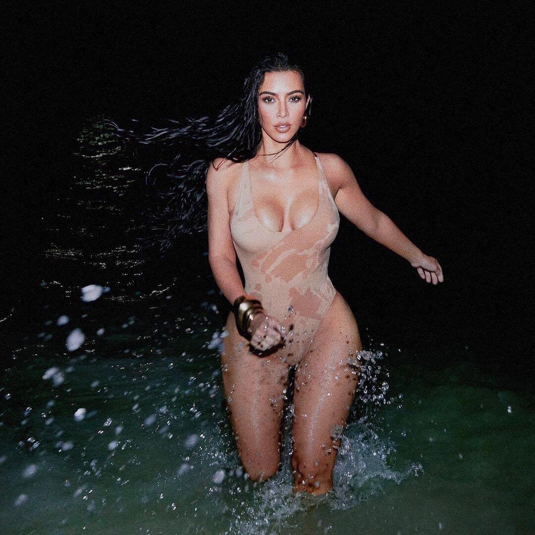 Kanye連夜要回「整箱」金卡戴珊「私密外流片」!她爆哭:這