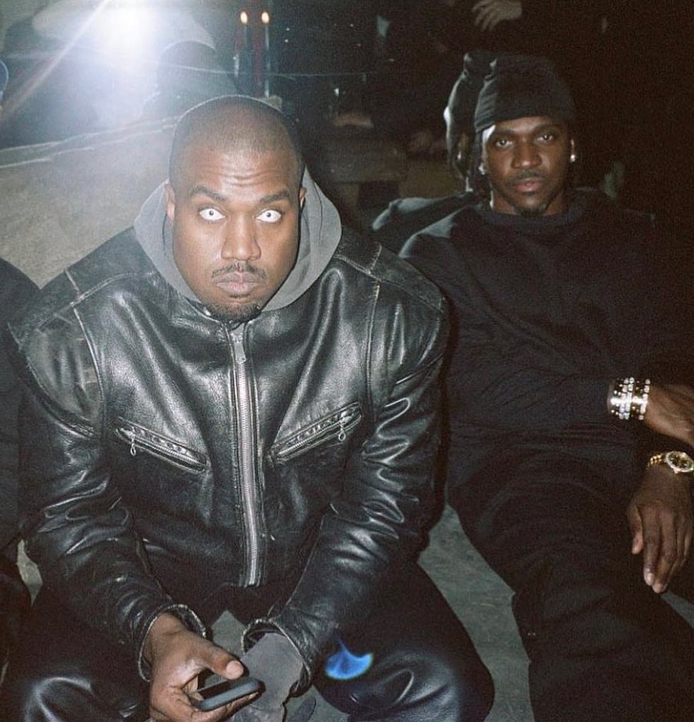 Kanye West助理三寶開車法掀話題!「開藍寶堅尼撞鐵門」影片曝光 網笑:看了心痛