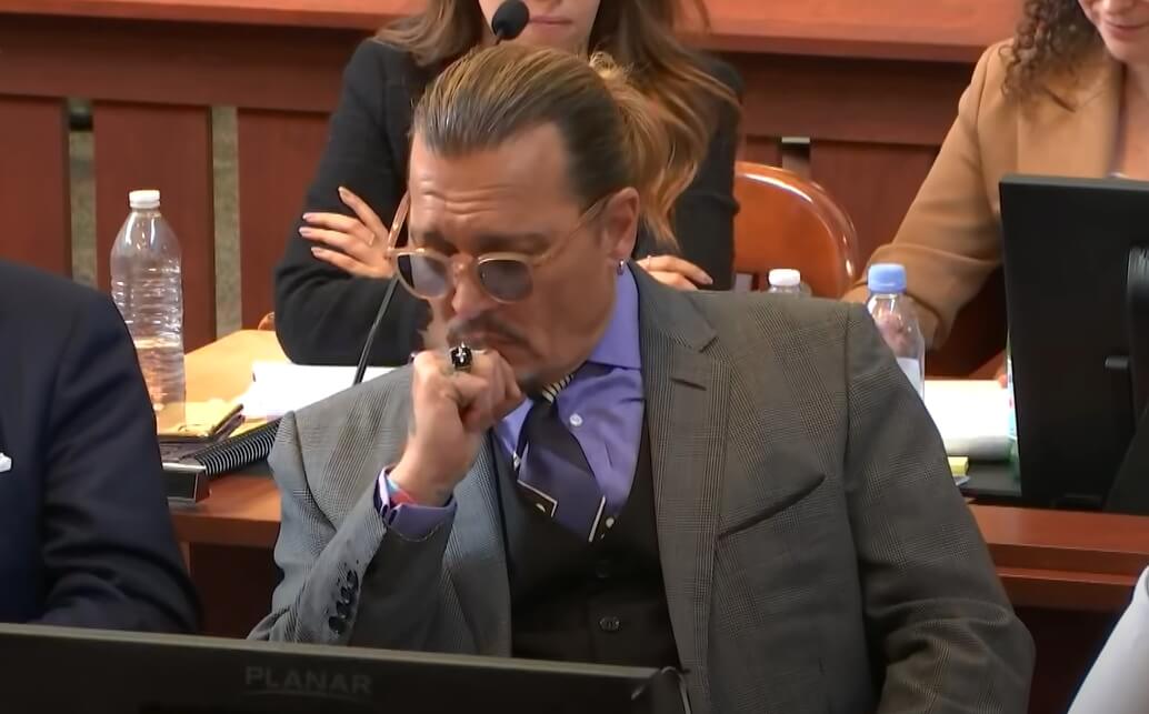 安柏赫德淚崩坐上證人席!強尼戴普撕洋裝「強行搜身」 一生摯愛